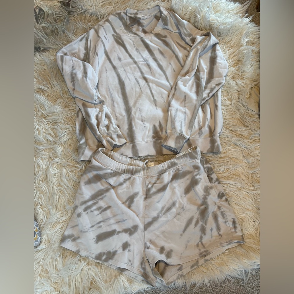 Good American Tie Dye Lounge Set Sweatshirt & Shorts Size 5 (US 14)